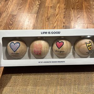 NIB Life is Good wooden ornaments